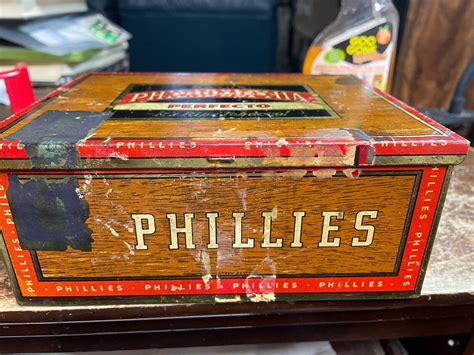 Vintage Bayuk Phillies Metal Cigar Tin Box Philadelphia